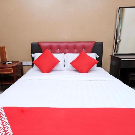 Super Oyo 707 Ayuni Hotel Bangi Exterior photo