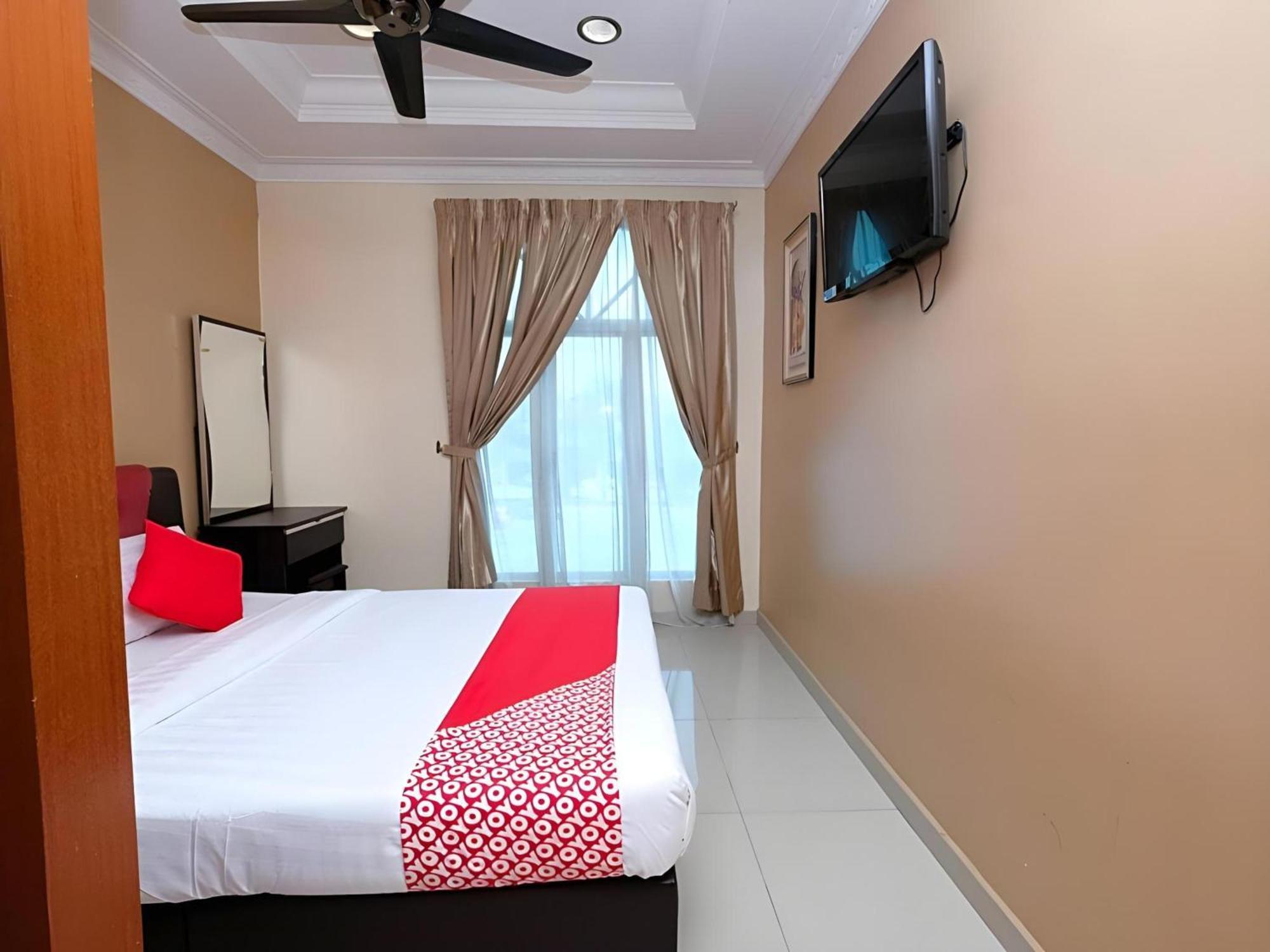 Super Oyo 707 Ayuni Hotel Bangi Exterior photo